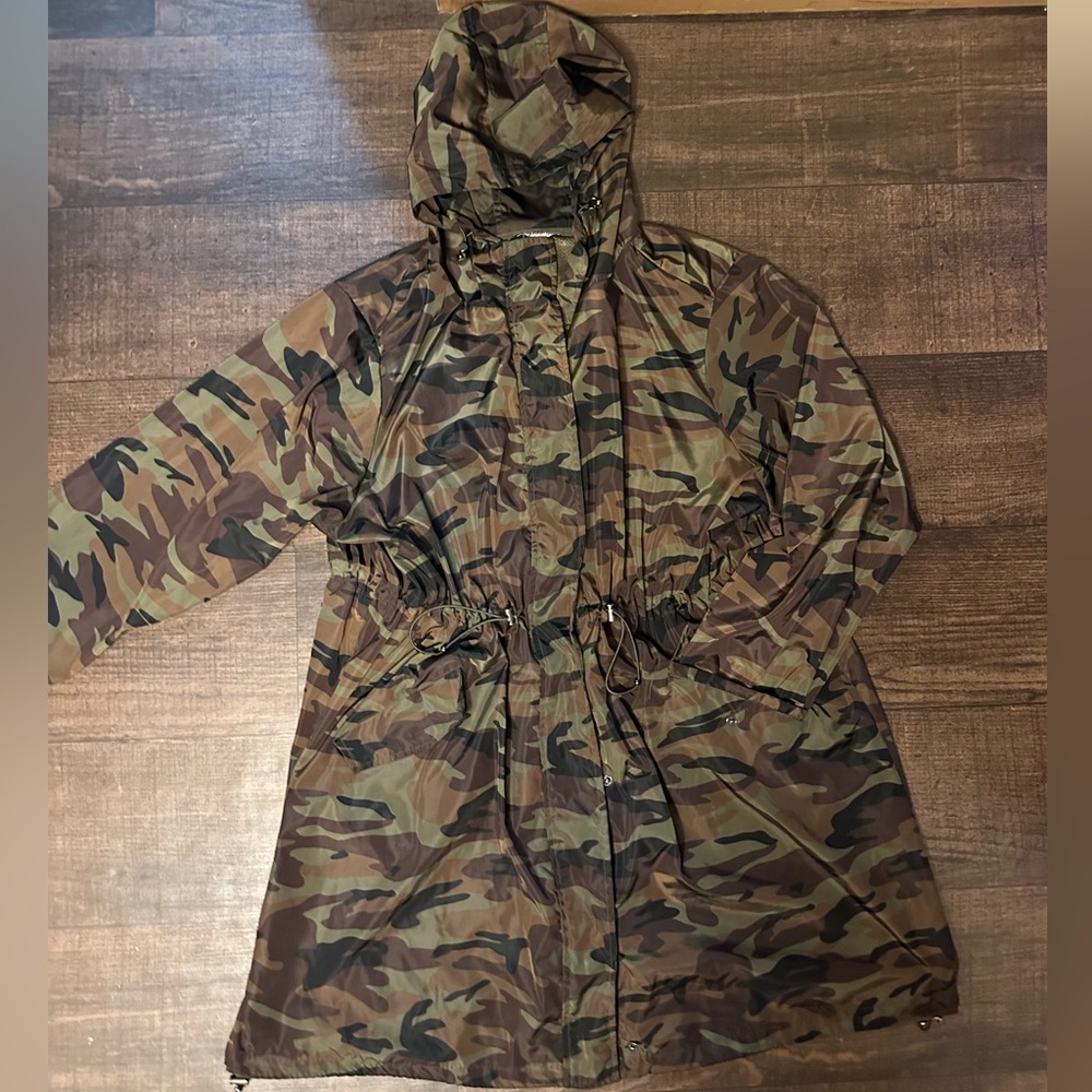 NWOT Torrid Camo Rain Jacket